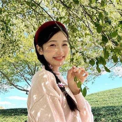 蓝眼睛波利
